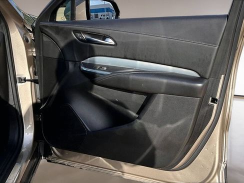 Used 2022 Cadillac XT4 Premium Luxury w/ Enhanced Visibility Package FWD image 19