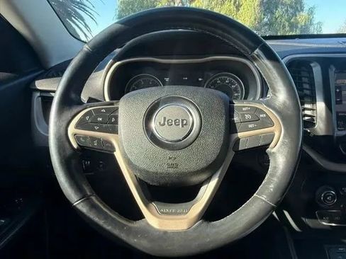 Used 2015 Jeep Cherokee Limited w/ Luxury Group FWD image 19
