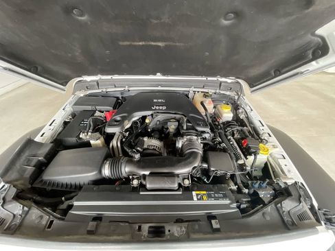 Used 2019 Jeep Wrangler Unlimited Sport S AWD/4WD image 26