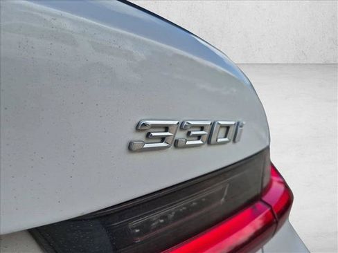 Used 2023 BMW 330i Sedan w/ M Sport Package RWD image 13