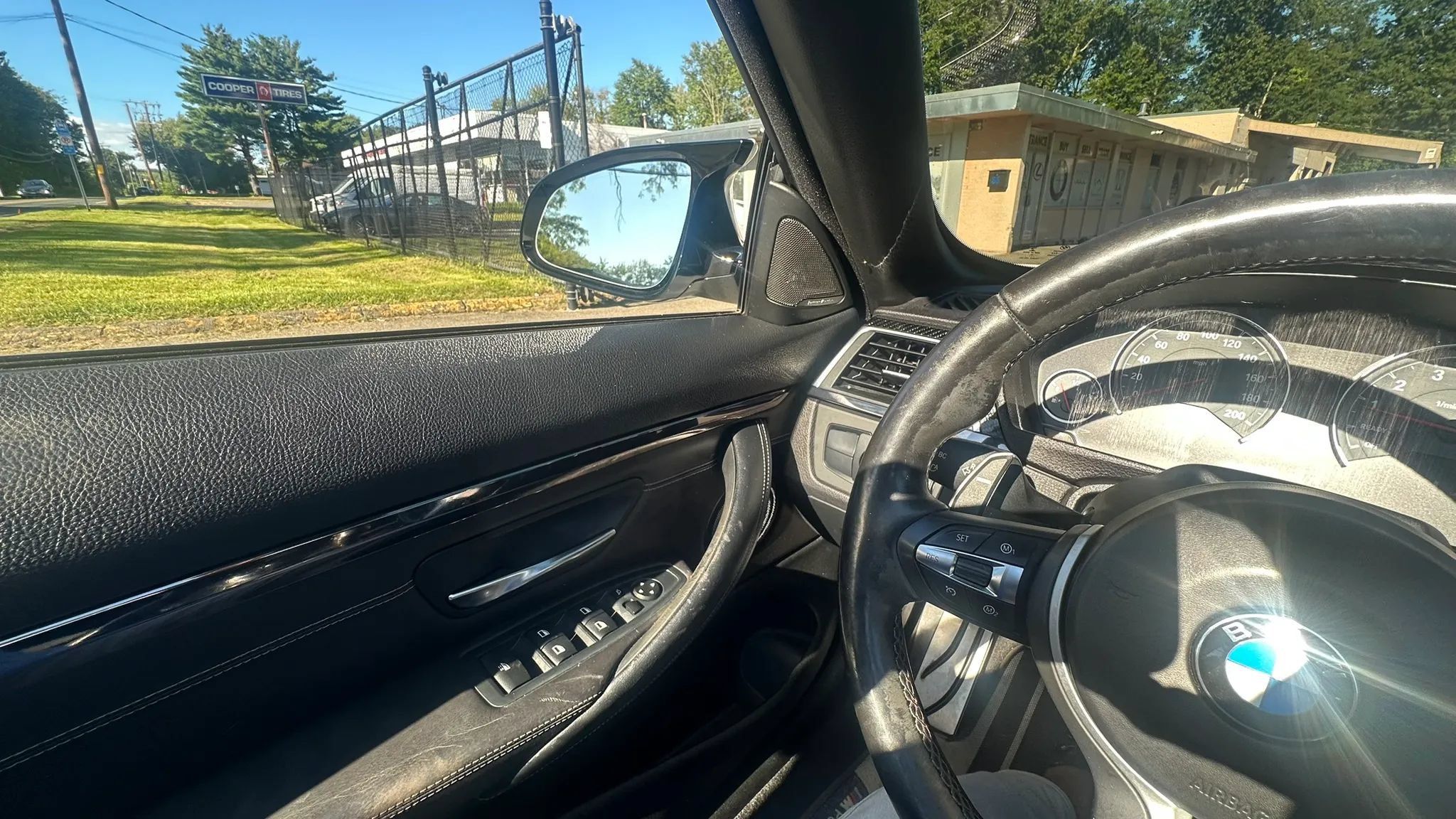 Used 2016 BMW M4 Convertible RWD image 22