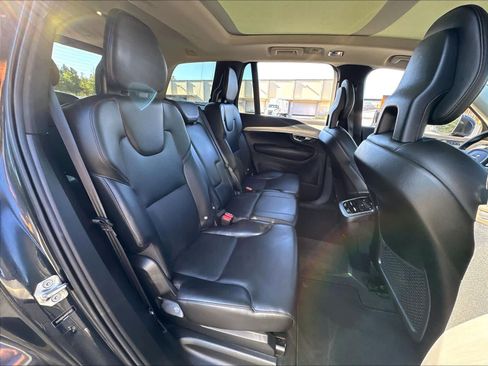 Used 2021 Volvo XC90 T5 Momentum w/ Climate Package AWD/4WD image 30