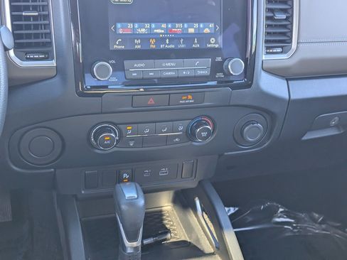 Certified 2022 Nissan Frontier SV w/ Technology Package image 21
