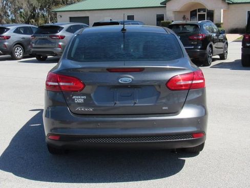 Used 2018 Ford Focus SEL FWD image 4