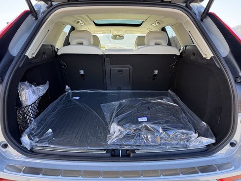 New 2026 Volvo XC60 B5 Ultra w/ Protection Package Premier image 15