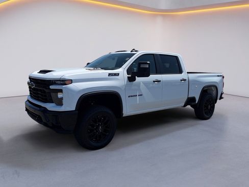 Used 2025 Chevrolet Silverado 2500 Custom w/ Custom Value Package AWD/4WD image 7
