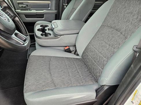 Used 2020 RAM 1500 Classic SLT w/ Luxury Group AWD/4WD image 14