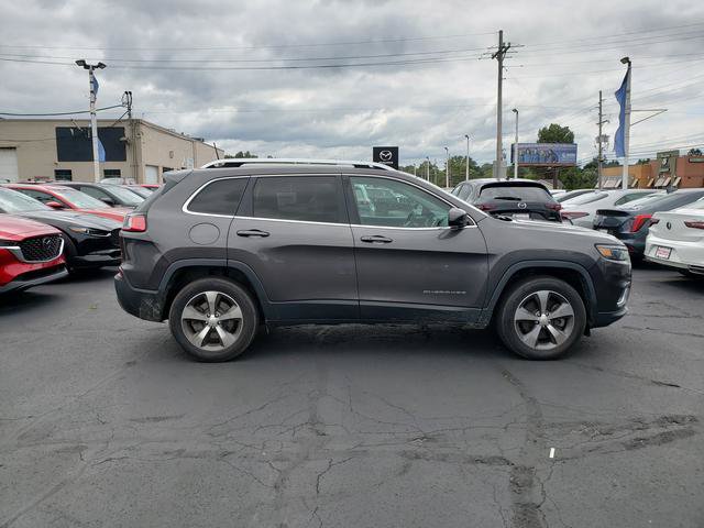 Used 2019 Jeep Cherokee Limited AWD/4WD image 2