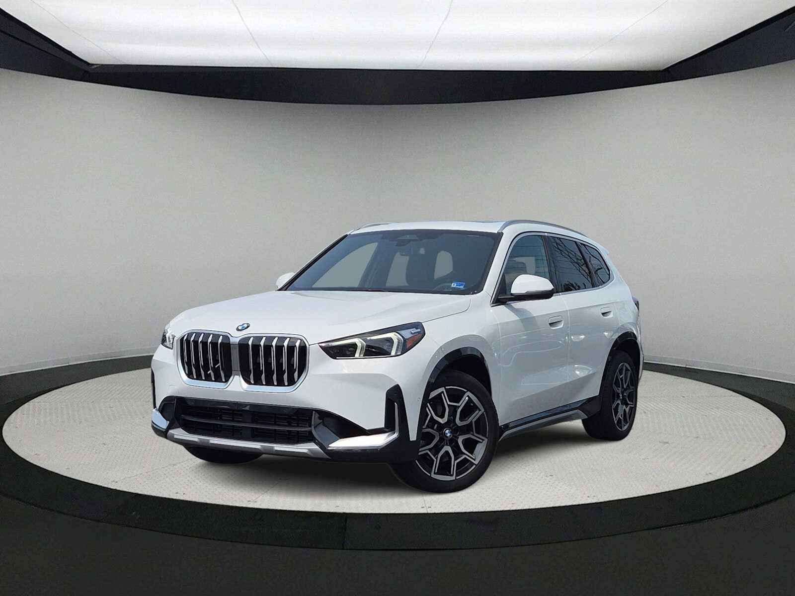 Used 2026 BMW X1 xDrive28i w/ Convenience Package AWD/4WD image 1