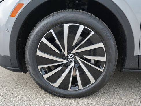 New 2025 Volkswagen ID.4 Pro AWD/4WD image 11