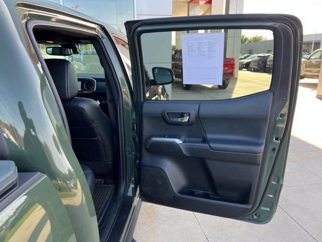 Used 2021 Toyota Tacoma Limited AWD/4WD image 31