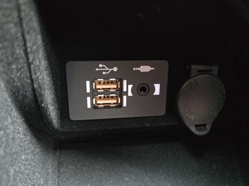Used 2025 Lexus IS 350 F Sport w/ Navigation Package RWD image 22