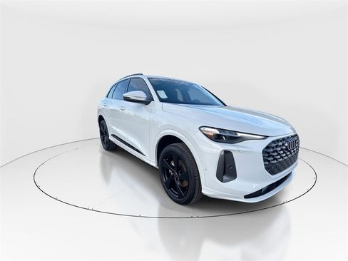 New 2025 Audi Q5 Premium Plus image 2