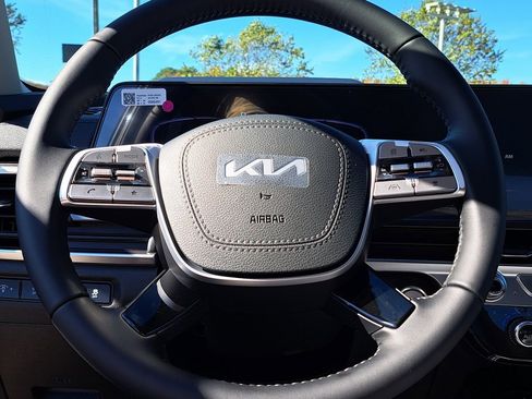 New 2025 Kia Telluride S image 9