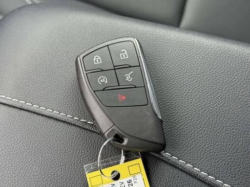 Used 2026 Chevrolet Traverse LT AWD/4WD image 32