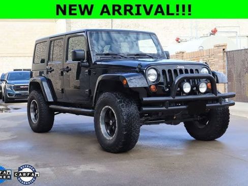 Used 2013 Jeep Wrangler Unlimited Sahara w/ Connectivity Group AWD/4WD image 1