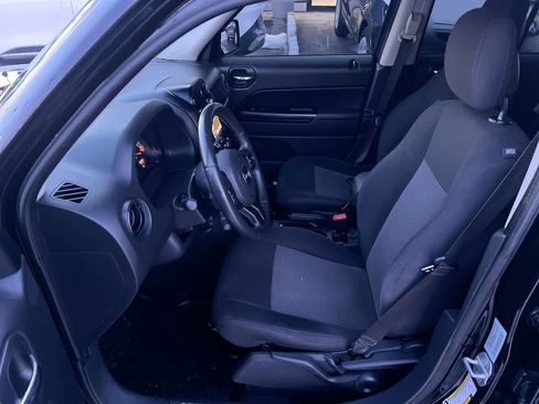 Used 2015 Jeep Patriot Latitude image 11