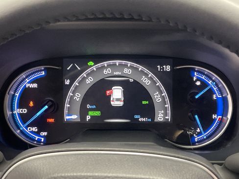 Used 2025 Toyota RAV4 SE image 21