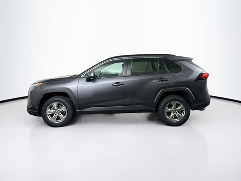 Used 2022 Toyota RAV4 XLE AWD/4WD image 4
