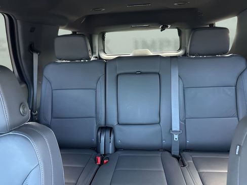 Used 2025 Chevrolet Tahoe LT AWD/4WD image 19