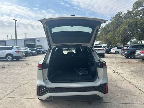 New 2026 Volkswagen Tiguan SE R-Line image 43