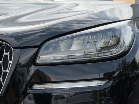 Used 2020 Lincoln Corsair AWD w/ Premium Package image 12