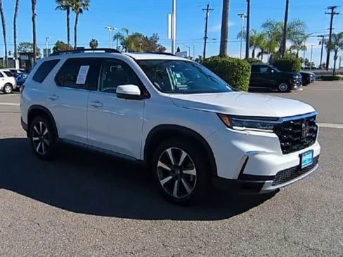 Used 2023 Honda Pilot Elite image 2