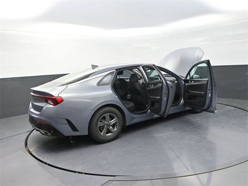 Used 2023 Kia K5 LXS image 41