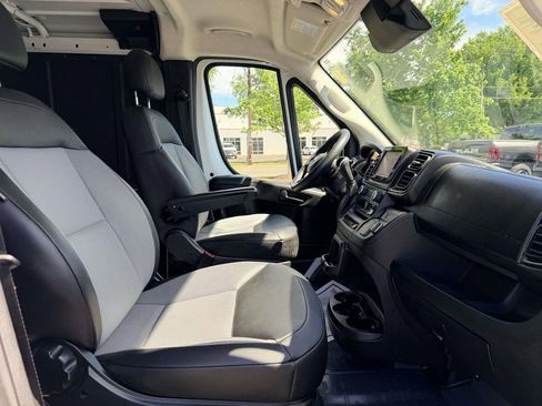 Used 2025 RAM ProMaster 2500 w/ Convenience Group FWD image 12