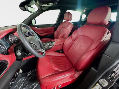 Used 2023 Maserati Levante GT AWD/4WD image 11