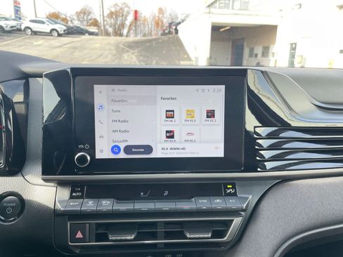 Used 2025 Toyota Camry LE image 21