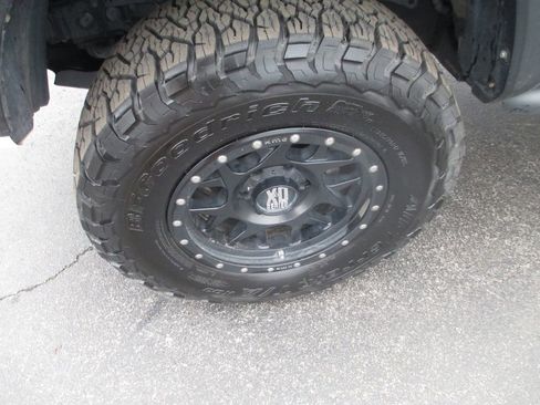 Used 2019 Toyota Tacoma TRD Off-Road AWD/4WD image 15