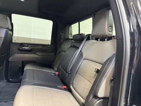 Used 2024 Chevrolet Silverado 2500 ZR2 w/ Technology Package image 40