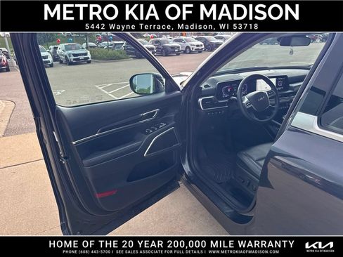 Used 2025 Kia Telluride S AWD/4WD image 11