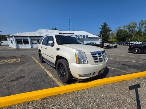 Used 2009 Cadillac Escalade AWD image 1
