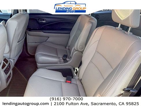 Used 2017 Honda Pilot Elite image 17