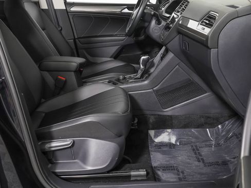 Certified 2024 Volkswagen Tiguan SE AWD/4WD image 43