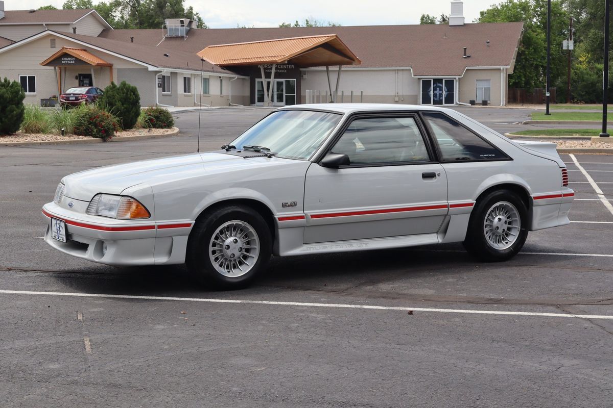 Used 1988 Ford Mustang GT RWD image 10