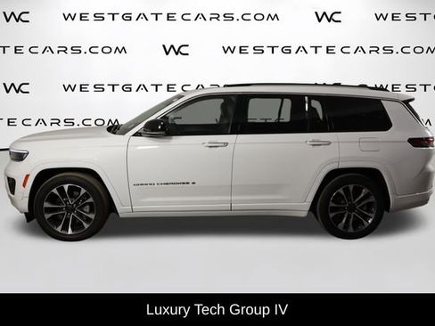 Used 2023 Jeep Grand Cherokee L Overland w/ Luxury Tech Group IV AWD/4WD image 5