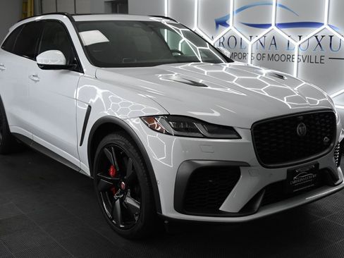 Used 2021 Jaguar F-PACE SVR AWD/4WD image 5