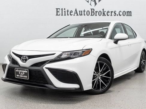 Used 2021 Toyota Camry SE FWD image 33