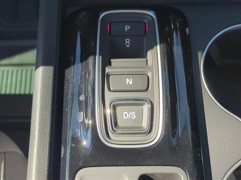 New 2025 Honda Pilot Touring image 15