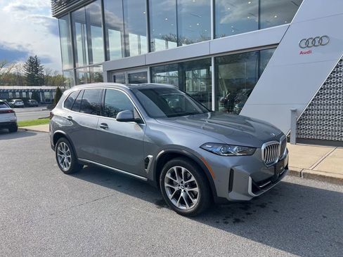 Used 2024 BMW X5 xDrive40i w/ Premium Package AWD/4WD image 9