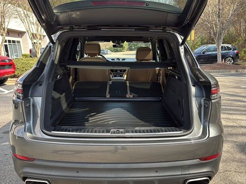 Used 2020 Porsche Cayenne image 25