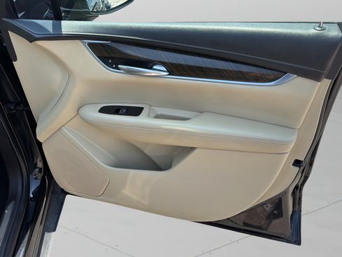 Used 2019 Cadillac XT5 FWD image 9