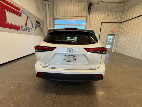 Used 2020 Toyota Highlander XLE image 7