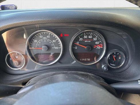 Used 2014 Jeep Wrangler Unlimited Rubicon image 13