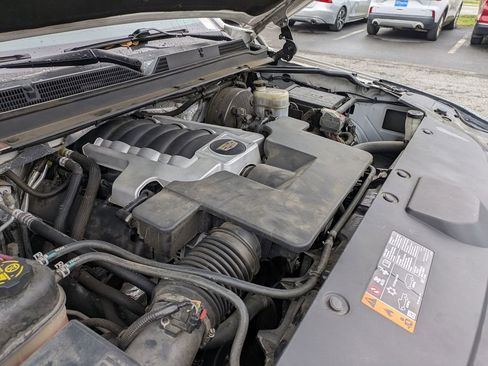 Used 2017 Cadillac Escalade Luxury image 12