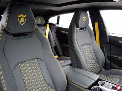 Used 2023 Lamborghini Urus S AWD/4WD image 28