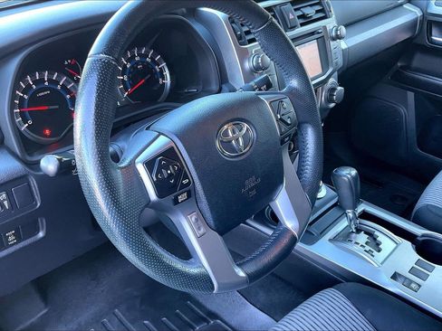 Used 2016 Toyota 4Runner SR5 AWD/4WD image 14